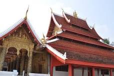 Luang Prabang Exploration: A UNESCO-Protected Tour through Gold Wall Temples & Mount Phousi