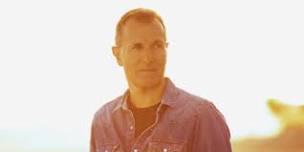 James Reyne 'Crawl File' plays the hits of Australian Crawl