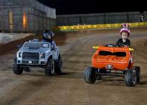 RACING ALL CLASSES - 2 HEATS AND FEATURE - KIDS POWER WHEELS