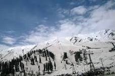 Private Custom Tour: Gulmarg Sightseeing with Guide, Perfect for Skiing and Nature Lovers