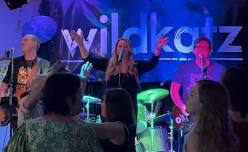 Wildkatz live and rocking the Royal Mail hotel Tewantin