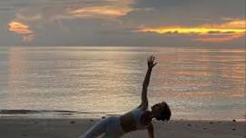 Sunrise Vinyasa (Flow)