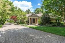 Open House: 12-2pm EDT at 3437 Upside Ct, Falls Church, VA 22042