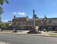 Late Night Christmas Shopping in Broadway Broadway Cotswolds - Enjoy Eat Shop Stay - Visit Broadway - A Beautiful Village in All Seasons