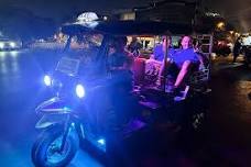 Private Bangkok Romantic Evening Tour by TukTuk: Explore the Vibrant Nightlife and Local Culture