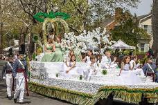 Apple Blossom Festival: Grand Feature Parade