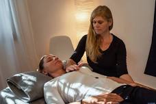 Acharya Shambhavi Devi offers individual session in Bodycentered therapies