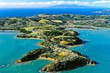 2-Day Waiheke Island Sea Kayak Tour: Discover Marine Life, Vineyards, and Glamping Experience