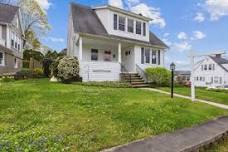 Open House for 28 Woodlawn Road New London CT 06320