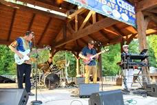 The V8s - Live At Lazy Hiker Brewing - In the Yard