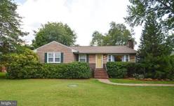 Open House: 11:00 AM - 1:00 PM at 305 E Hawthorne Dr