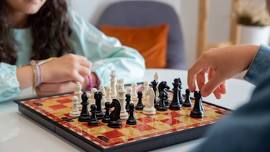 Learn and Play Chess Club at Willoughby Library In-Person