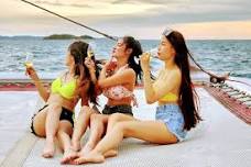 Baliblue Yacht Party: Enjoy Sunset, Music, and Dance in Pattaya