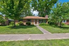 Open House: 1-3pm EDT at 949 Holly Springs Dr, Lexington, KY 40504