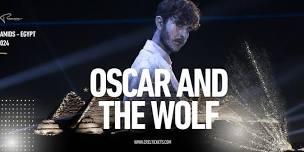 OSCAR AND THE WOLF AT THE GREAT PYRAMIDS OF GIZA