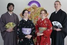 Fujisan Culture Gallery: Experience Japanese Tradition with Professional Kimono Fitting