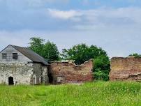 A Church, a Priory and a Palace too - 9km / 5.6mi