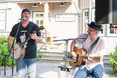 Live Music with Lama and the Hound