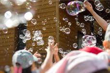 Summer Reading Kick Off with Bubble Bus