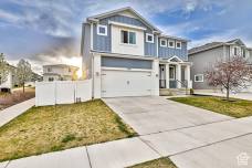 Open House: 1:00 PM - 3:00 PM at 7499 N Silver Park Dr