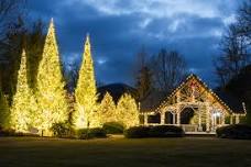 Mistletoe Market, Santa on the Green & Cashiers Christmas Tree Lighting