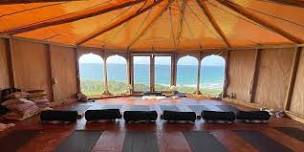 Sea view Yin yoga & meditation, sauna, cold plunge, fire pit and dinner