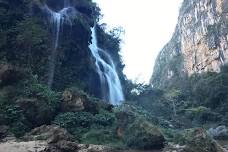 La Venta River Canyon and Aguacero Waterfall Visit: Explore Nature's Marvels on a Full-Day Tour