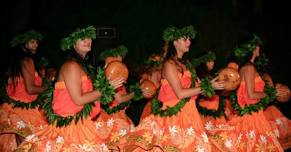 Barefoot Hawaiian Dancers