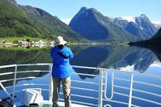 Guided Fjord and Glacier Tour from Voss: Cruise Fjærlandsfjord and View the Jostedalsbreen Glacier