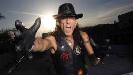 Stephen Pearcy with Quiet Riot