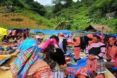 3-Night Rail and Trekking Tour of Sapa and Coc Ly Market from Hanoi