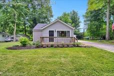 Open House: 10am-12pm EDT at 3940 Perkins, Waterford, MI 48329