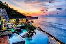 Day All-Inclusive Yoga Surf Retreat in Uluwatu Bali GLXYOGA