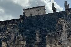 Full Day Private Tour to Chichen Itza: Experience Local Mexico