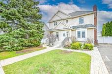 Open House: 1-4pm EDT at 267 Brown St, Mineola, NY 11501