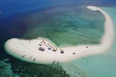 Camiguin White Island: Year-Round Popular Horse-Shoe Shaped Sandbar Attracting Travelers