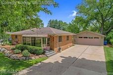 Open House: 11:00 AM - 1:00 PM at 270 N Roslyn Rd