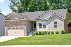 Open House: 11am-2pm CDT at 1004 Dublin Dr, Clarksville, TN 37042