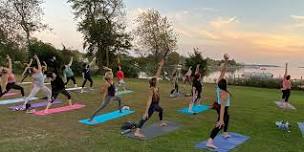 Barre & Flow  at Cascia Vineyards with Lauren & Lindsay