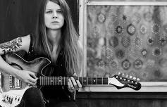 Sarah Shook & the Disarmers