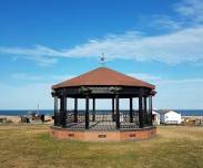 Deal Bandstand