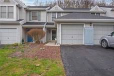 Open House: 11am-1pm EDT at 275 Commons Dr, Oakmont, PA 15139